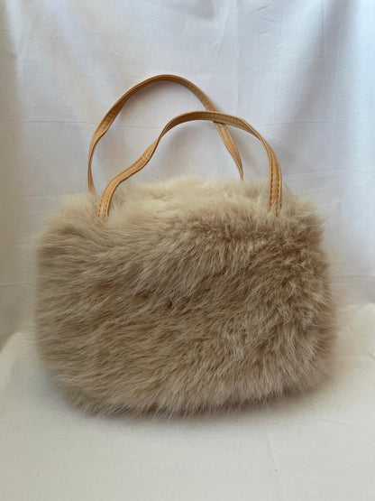 Yuki  Fake Fur Handtasche in beige