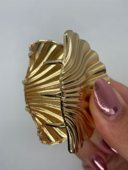 Sheru Muschel-Haarklammer klein in gold